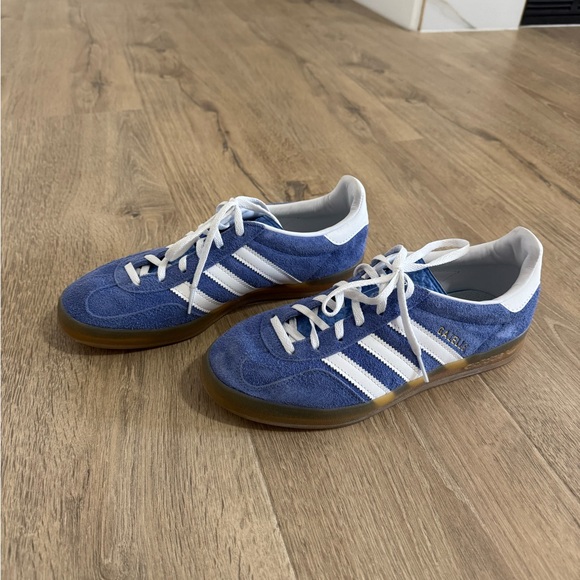 Adidas gazelle Classic Blue and White Sneakers - Picture 1 of 2